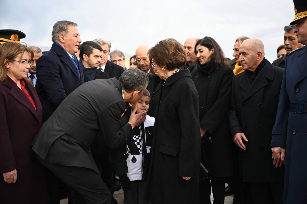 İkinci Cumhurbaşkanı İsmet İnönü 51. ölüm yılında Anıtkabir’de mezarı başında anıldı 10